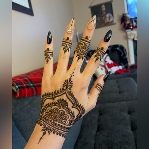 Henna in Dallas/Austin.DM Insta @thedallashennna @beauty.byte @austinhennaartist